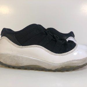 Air Jordan Retro XI 11 Low Tuxedo 2013 505836-110 Black/White Toddler 9C No Box